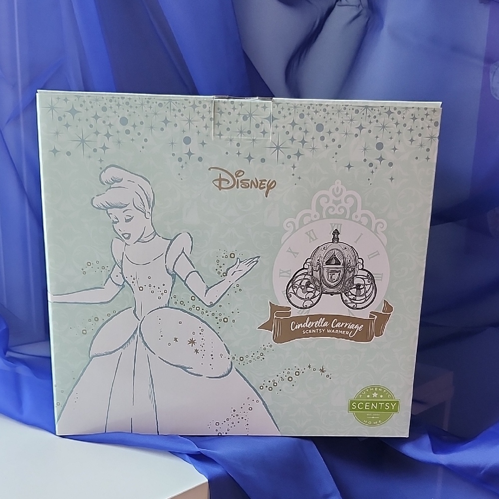 Disney Cinderella Carriage Scentsy Warmer in Blue and White